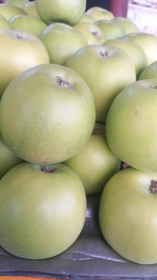 18000 Fresh Apples